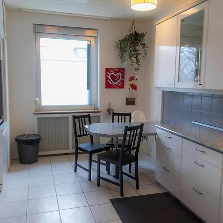 Kaiserviertel Gastromeile, City, Messe & Stadionnah *