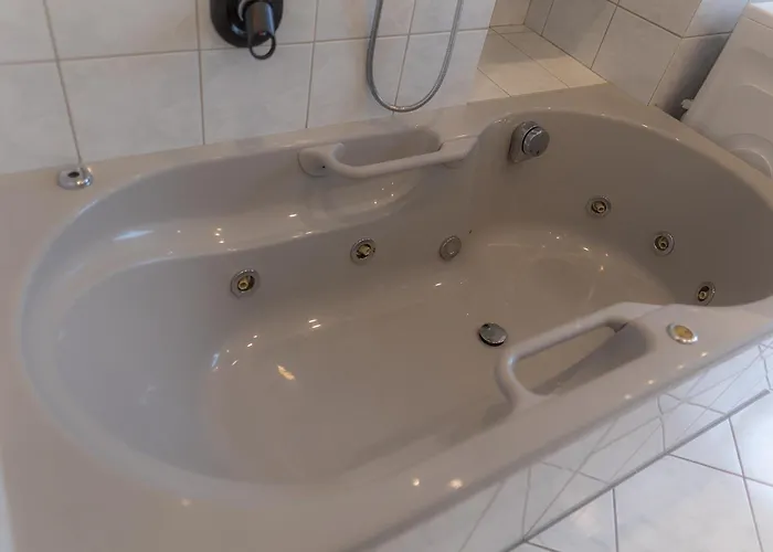 Kaiserviertel Gastromeile, City, Messe & Stadionnah